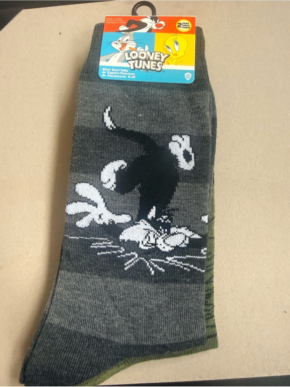 NEW 2pack Warner Bros. Men's Gray Graphic Crew Socks - Sylvester and Taz